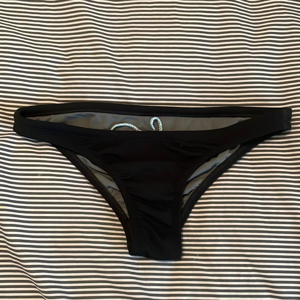 Jolyn Clothing Europe Bottom size L